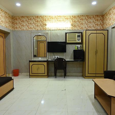 Hotel Komala Vilas Колката Екстериор снимка