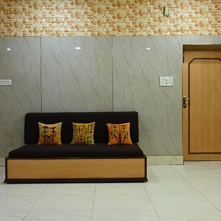 Hotel Komala Vilas Колката Екстериор снимка