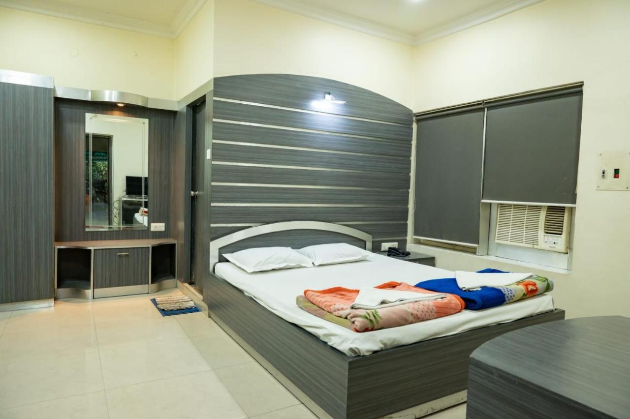 Hotel Komala Vilas Колката Екстериор снимка