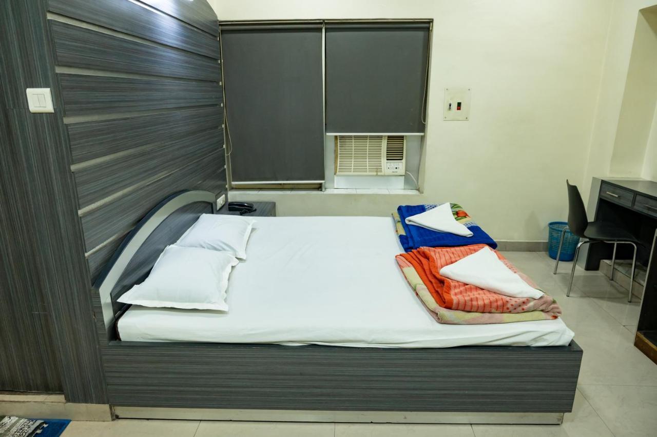 Hotel Komala Vilas Колката Екстериор снимка