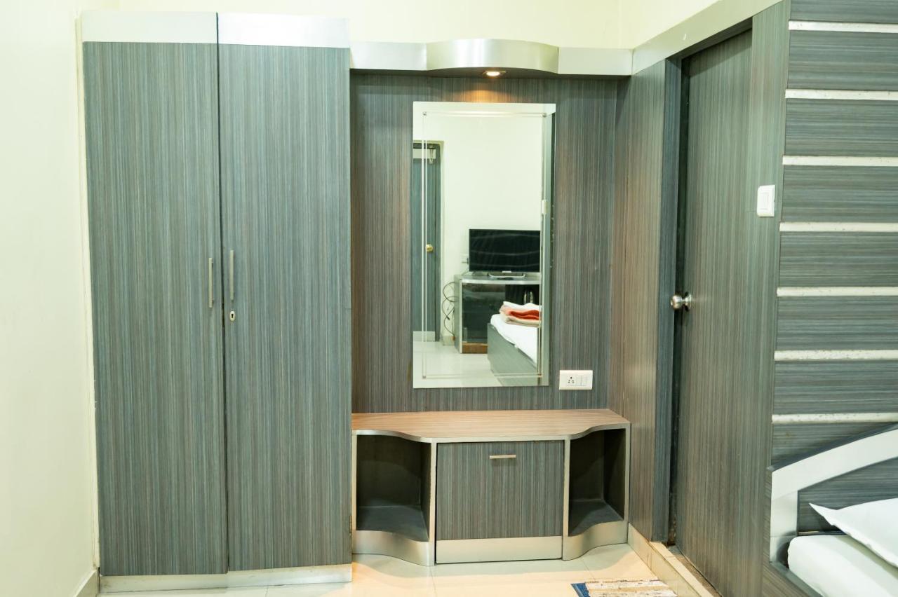 Hotel Komala Vilas Колката Екстериор снимка