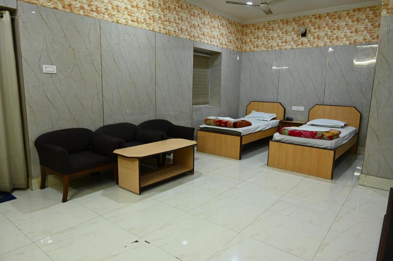 Hotel Komala Vilas Колката Екстериор снимка