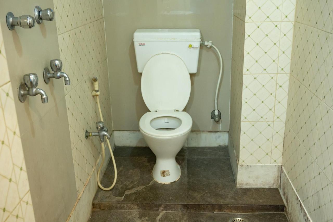 Hotel Komala Vilas Колката Екстериор снимка