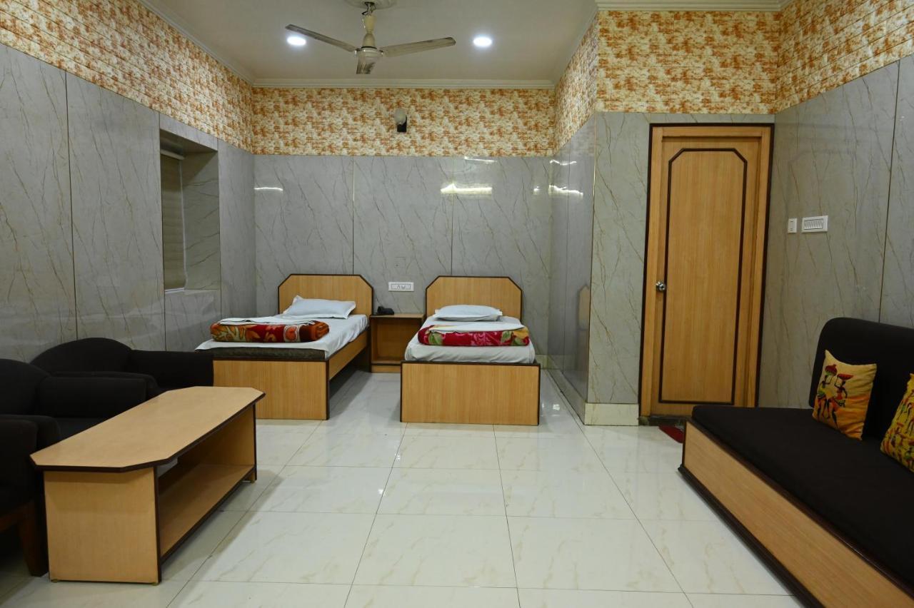 Hotel Komala Vilas Колката Екстериор снимка