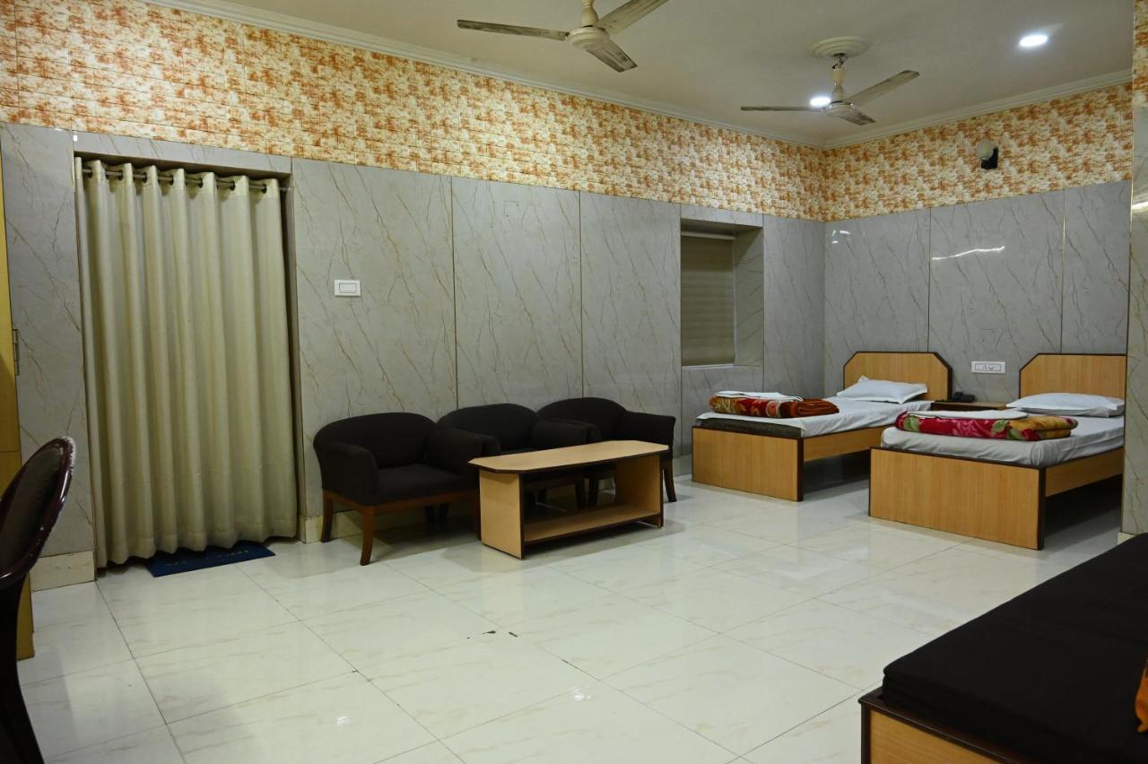 Hotel Komala Vilas Колката Екстериор снимка