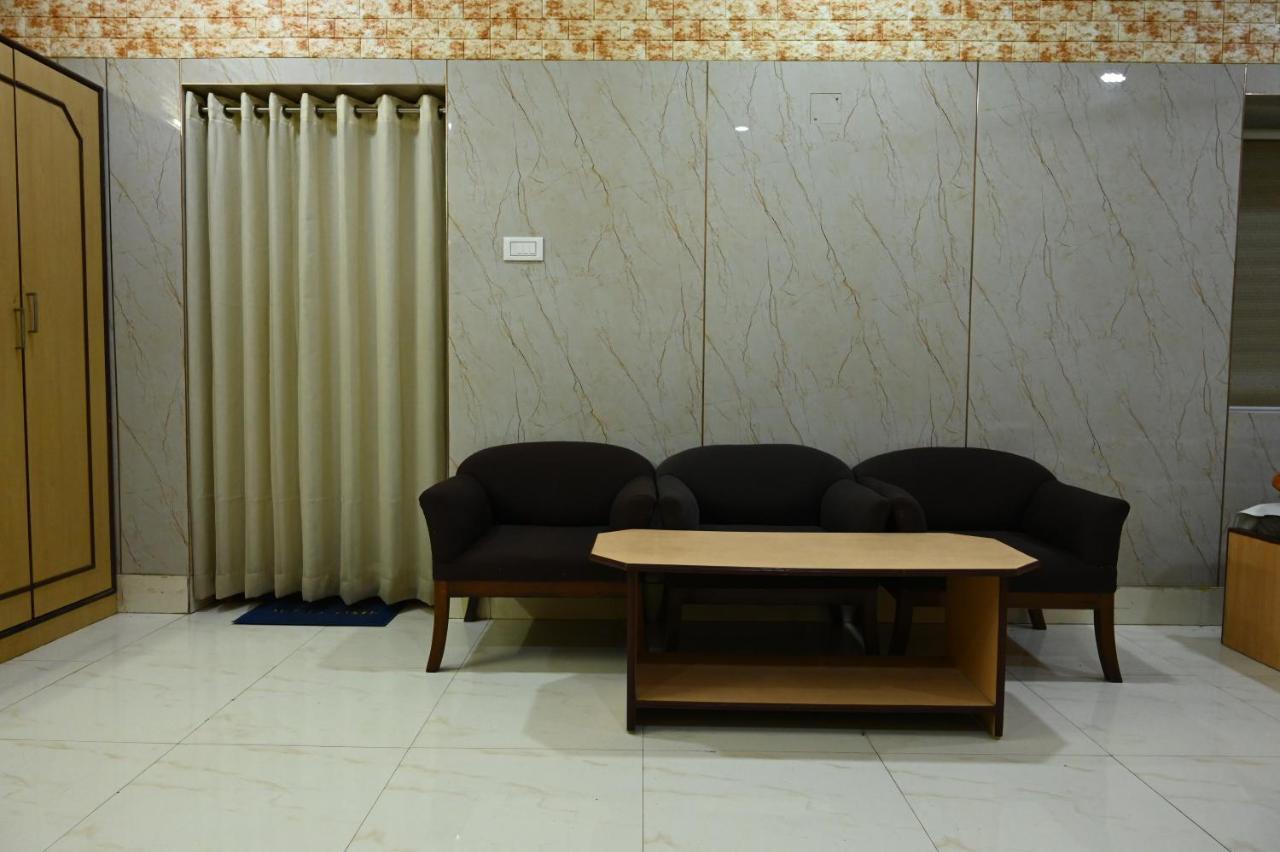 Hotel Komala Vilas Колката Екстериор снимка