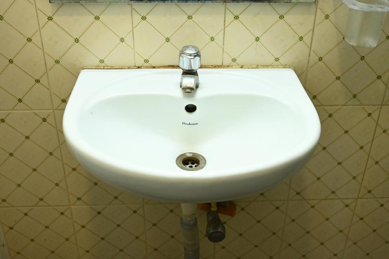 Hotel Komala Vilas Колката Екстериор снимка